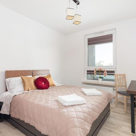 Metro Targowek Homely Apartment Варшава Экстерьер фото