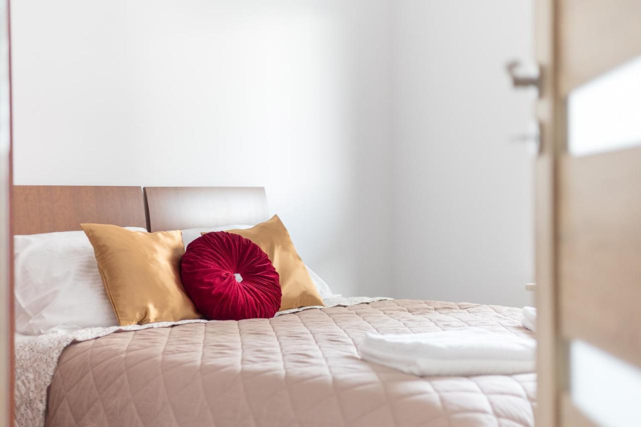 Metro Targowek Homely Apartment Варшава Экстерьер фото